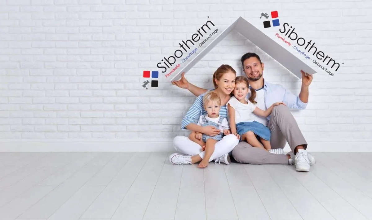 Une famille sous un toit portant la marque Sibotherm à Bruxelles